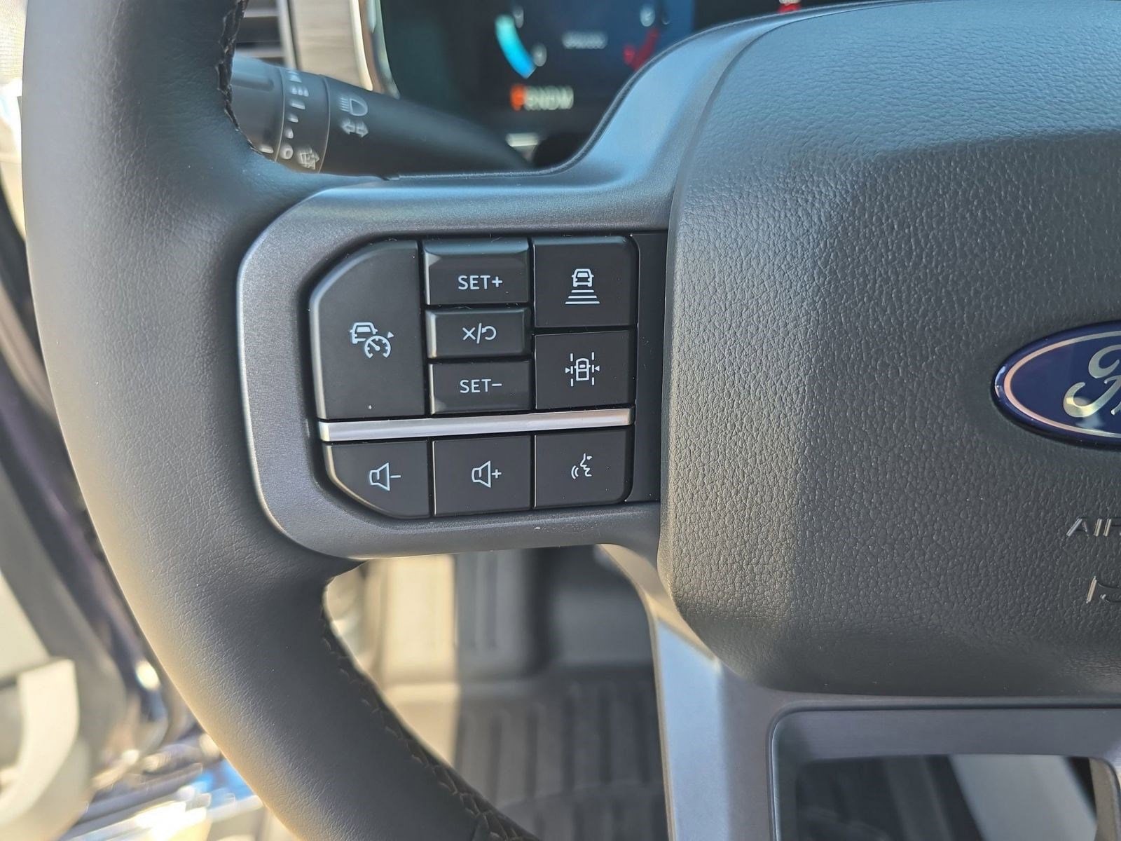 2025 Ford F-150 Lariat - Photo 13