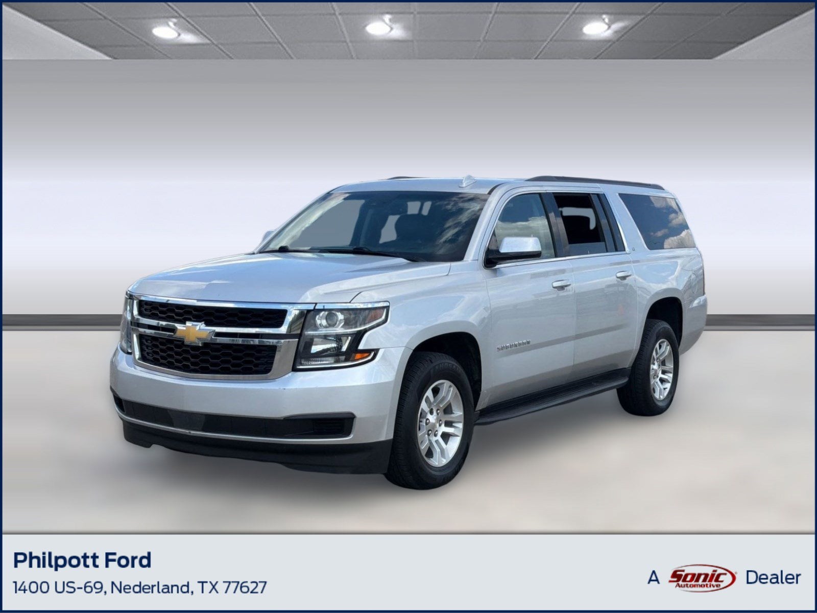 2019 Chevrolet Suburban 4WD 1500 LT's photo