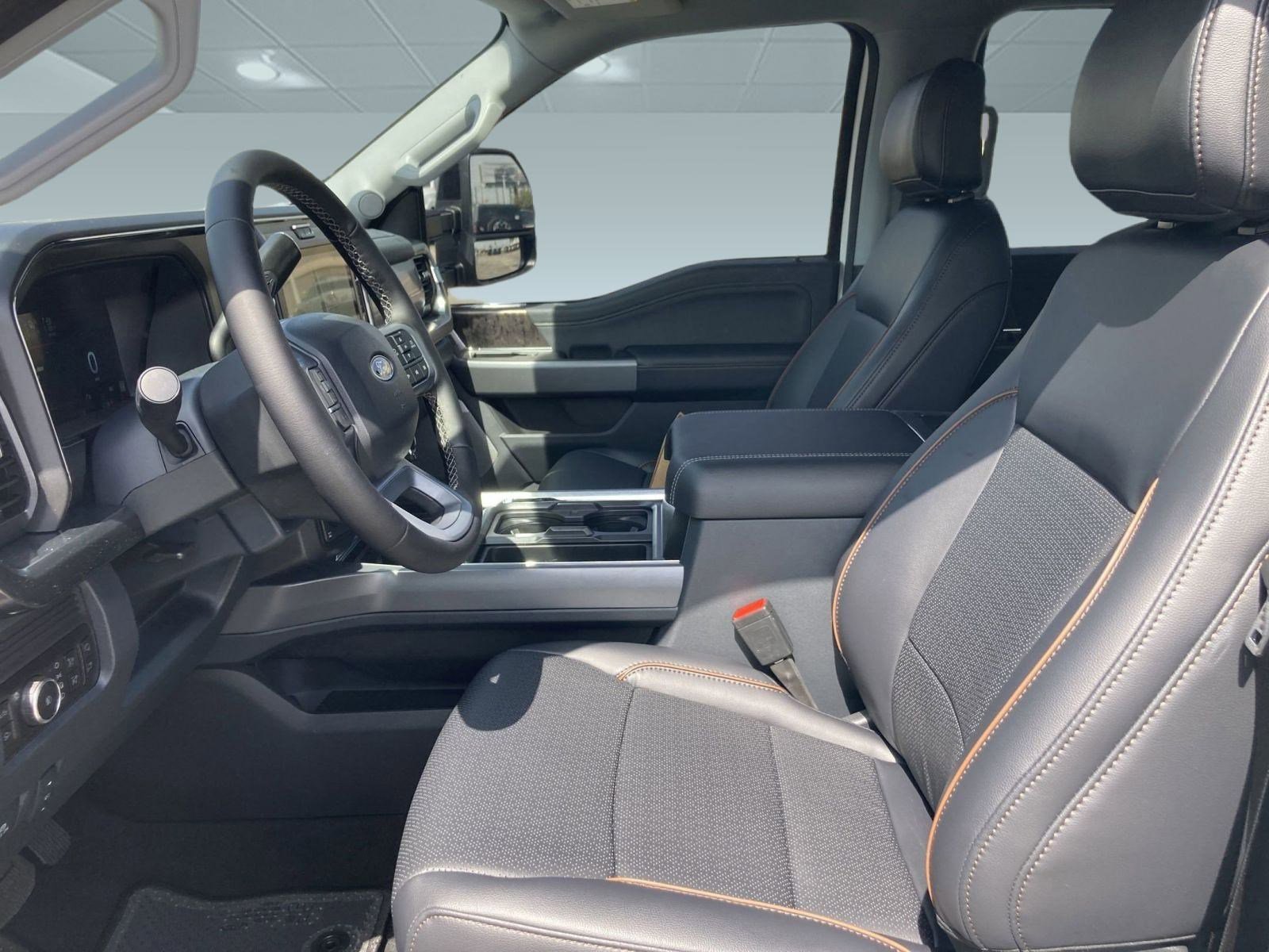 2025 Ford F-250 Lariat photo 4