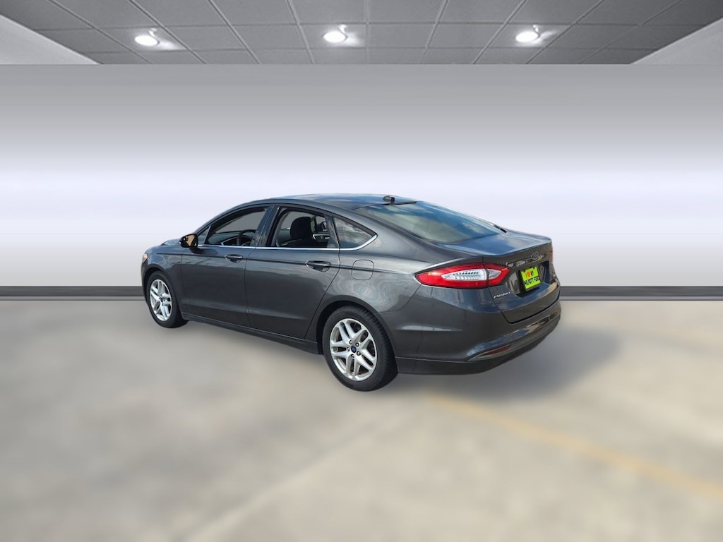 Used 2015 Ford Fusion SE Sedan