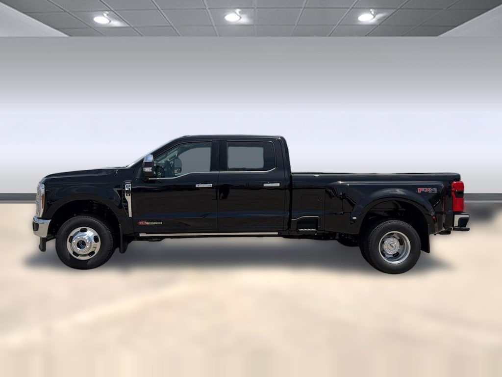 New 2026 Ford F-350 LARIAT Truck Crew Cab