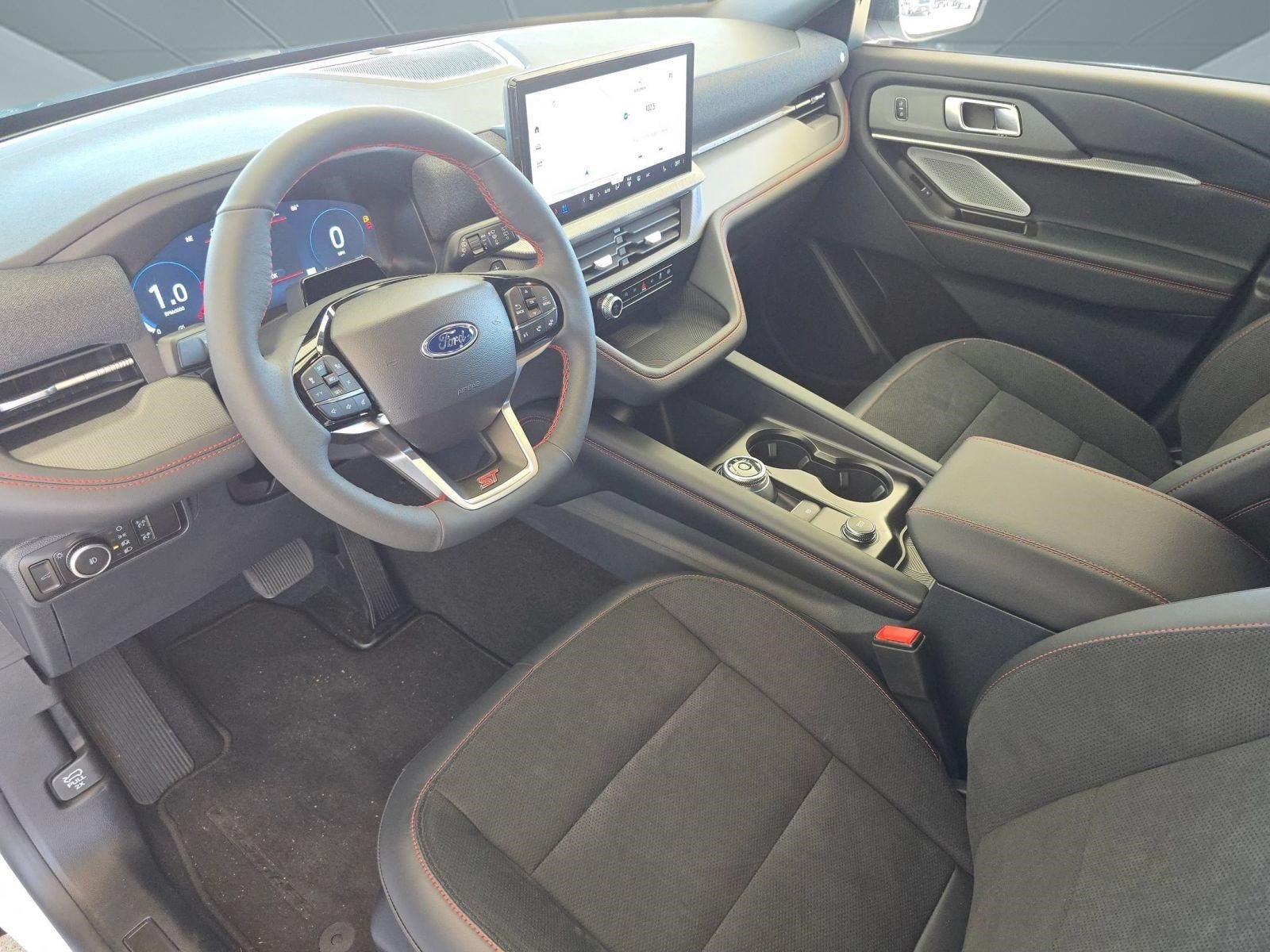 2026 Ford Explorer ST - Photo 4