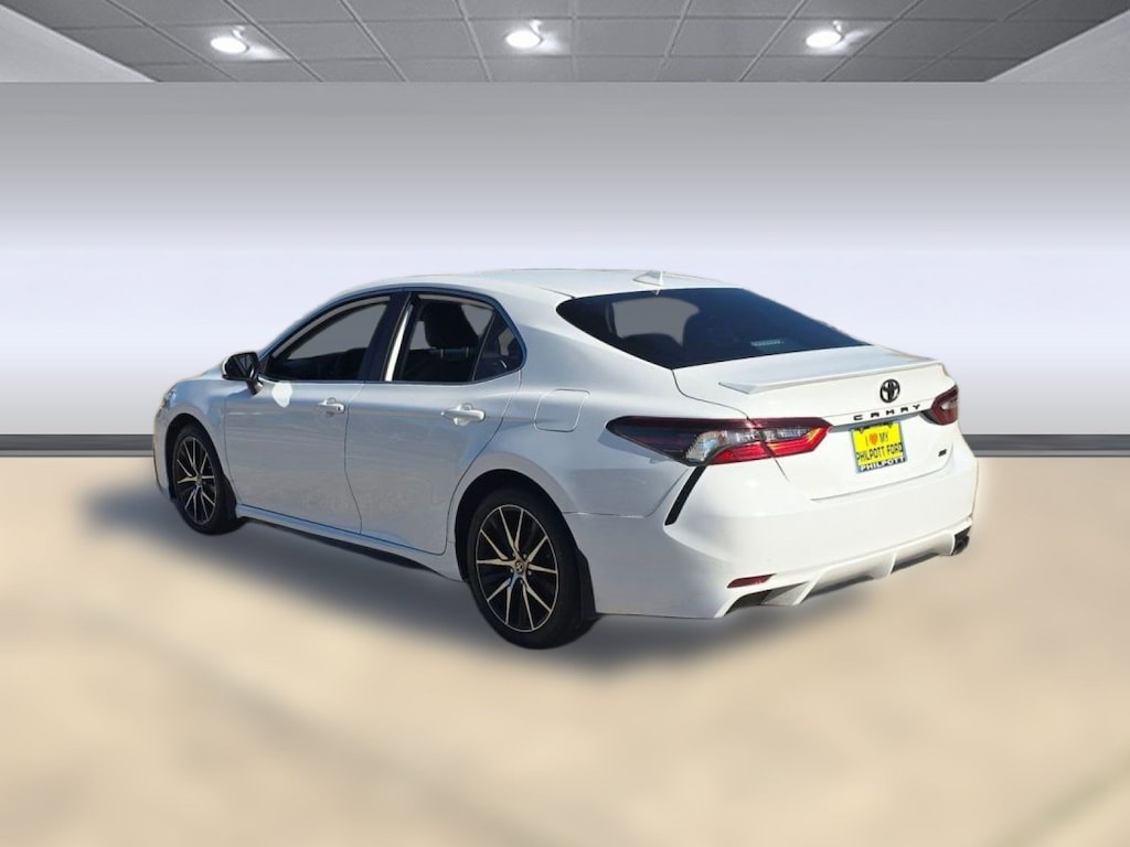 Used 2021 Toyota Camry SE Sedan