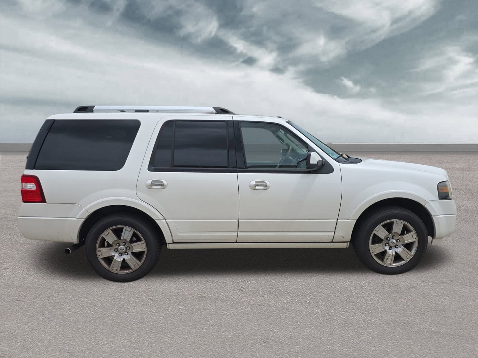 Used 2010 Ford Expedition Limited with VIN 1FMJU1K51AEB65966 for sale in Nederland, TX