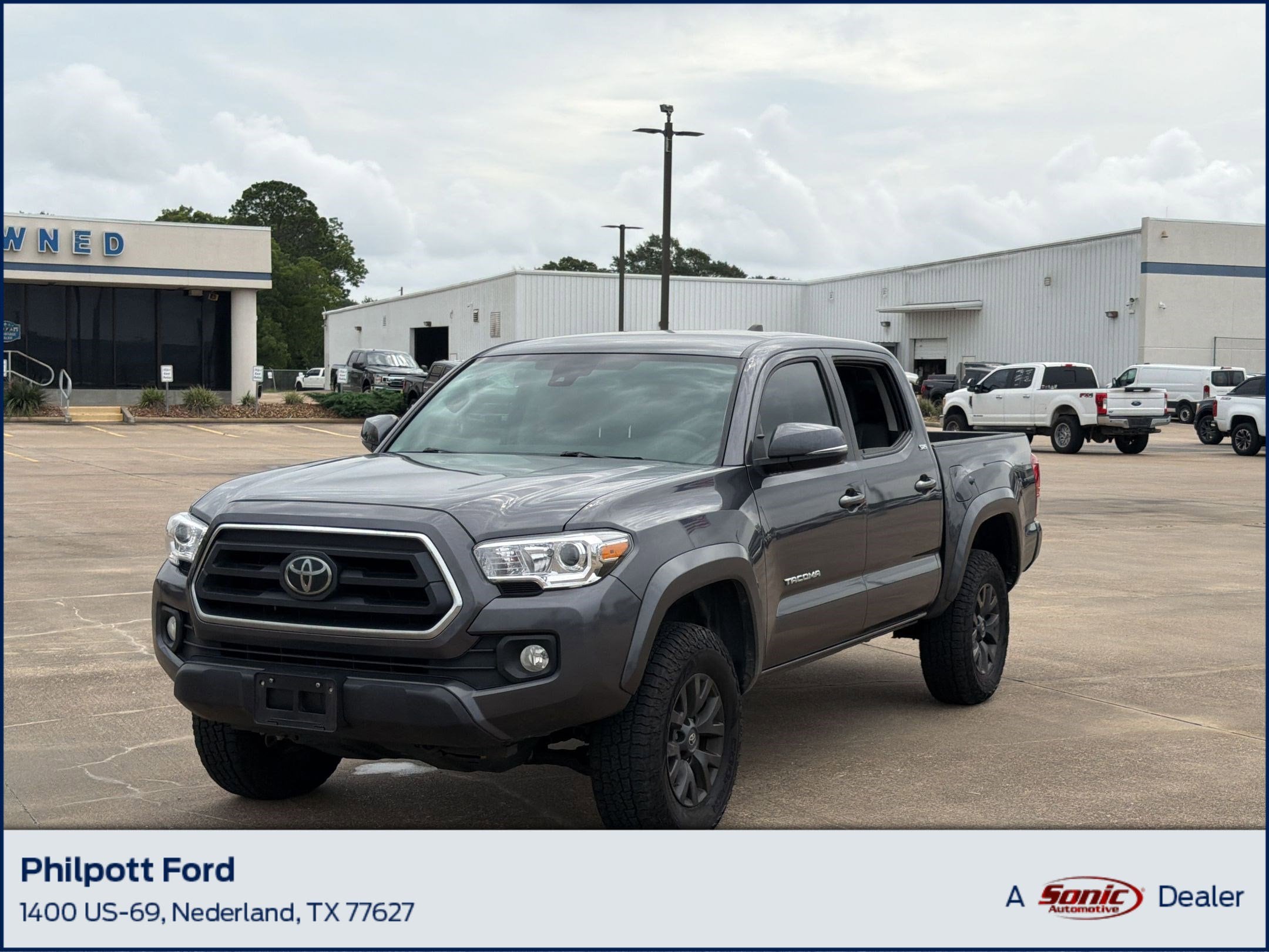2023 Toyota Tacoma SR5 Double Cab 4WD V6 Auto Short Bed's photo