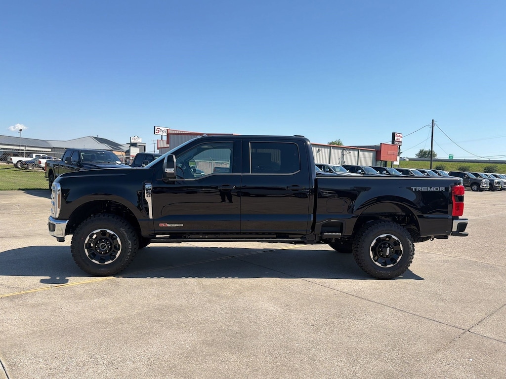 New 2026 Ford F-250 LARIAT Truck Crew Cab