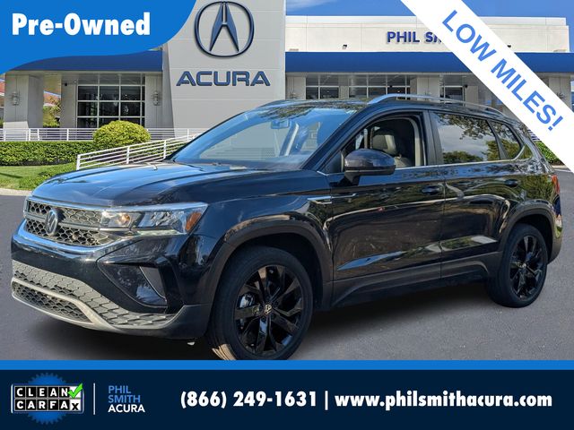 2022 Volkswagen Taos SE's photo