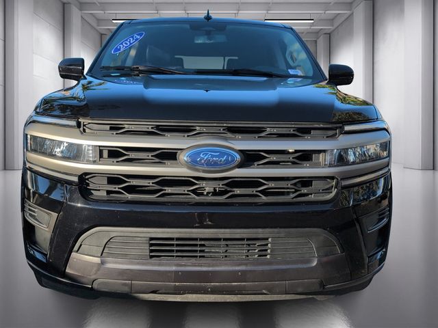 2024 Ford Expedition XLT photo 2