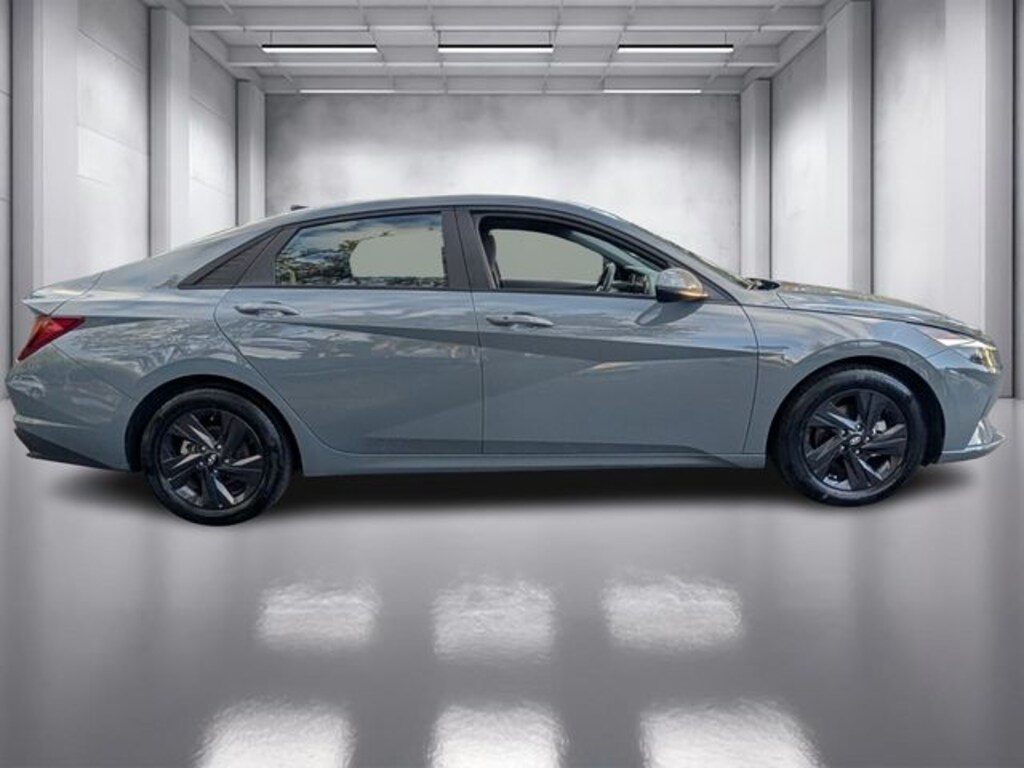 Used 2022 Hyundai Elantra SEL Sedan