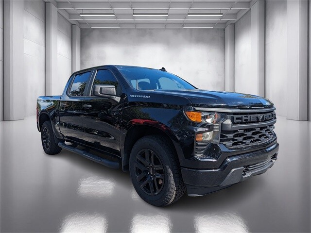 2023 Chevrolet Silverado 1500 Custom photo 3