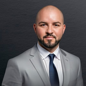 Staff member Luis Alicea from ID_c3b8b5ab922f