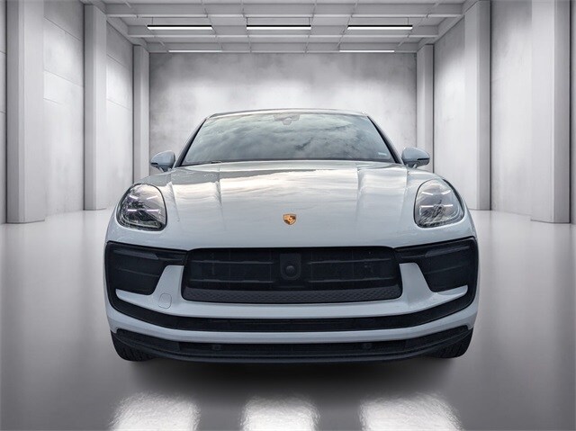 2024 Porsche Macan Base photo 4