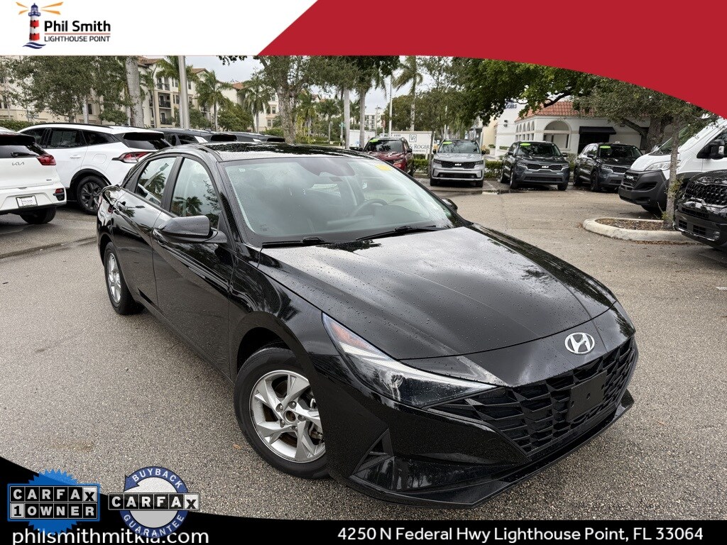 Used 2022 Hyundai Elantra SE Sedan