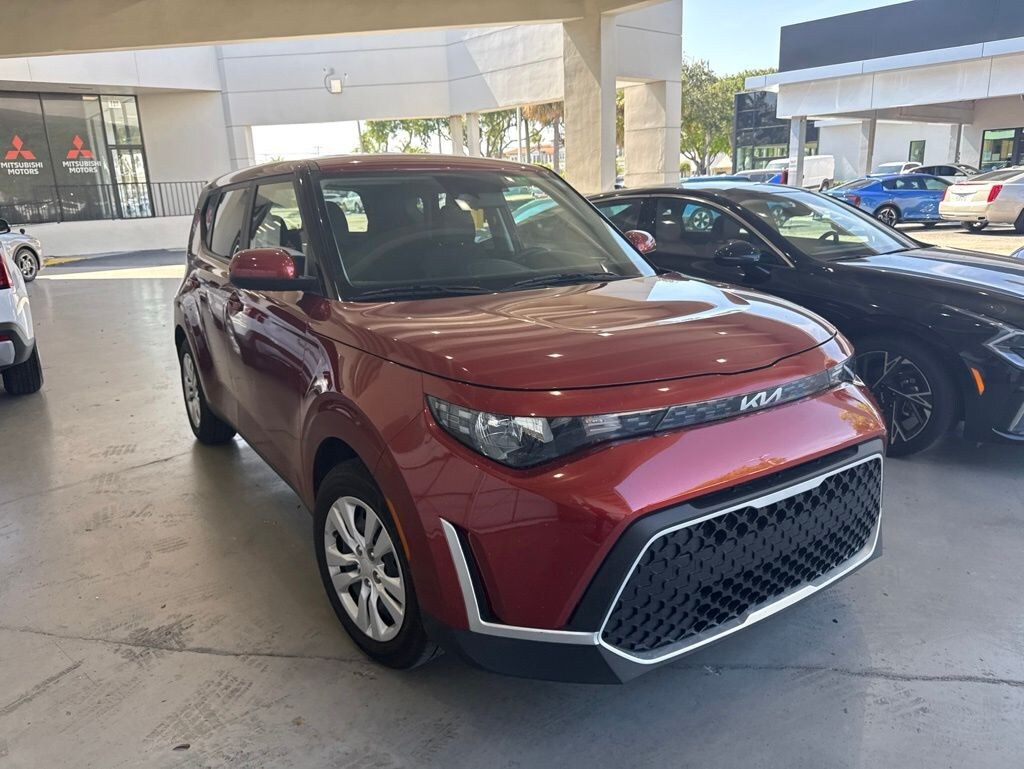 Certified 2023 Kia Soul LX Hatchback