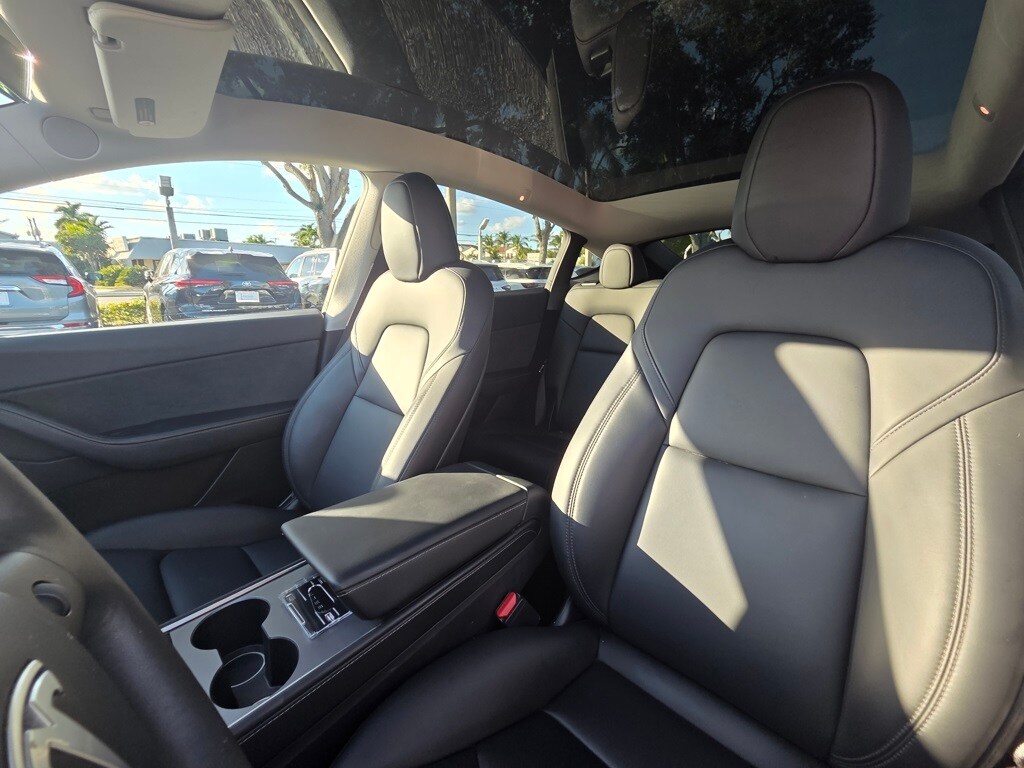 Used 2022 Tesla Model Y Long Range SUV