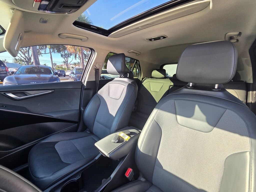 Certified 2024 Kia Niro EX Touring SUV