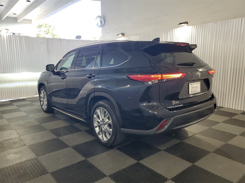 Used 2022 Toyota Highlander Limited SUV