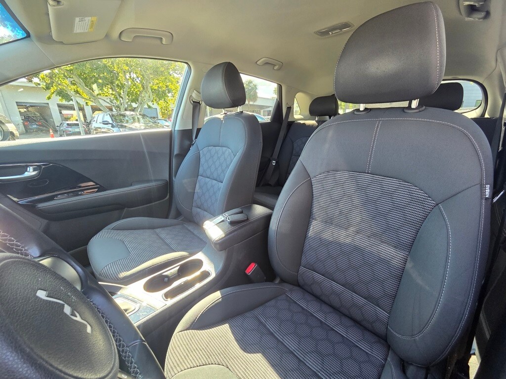 Certified 2022 Kia Niro LXS SUV