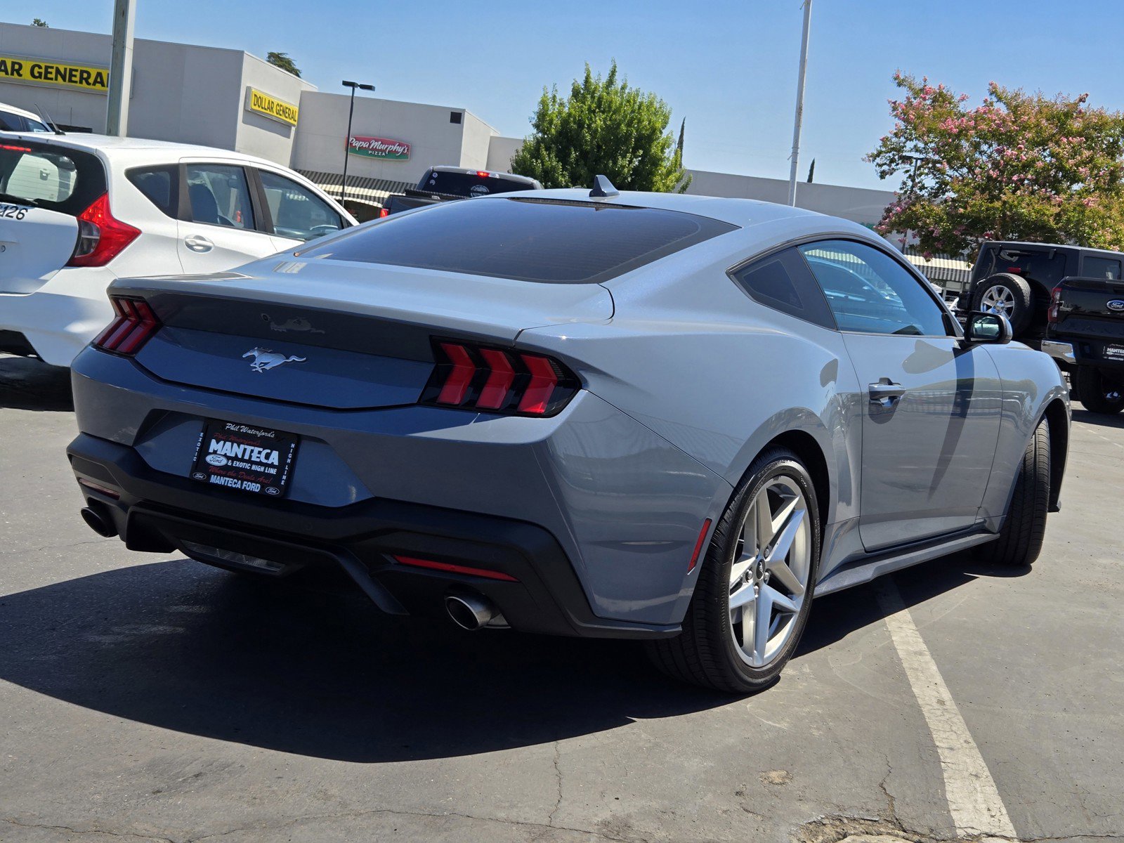 2024 Ford Mustang photo 2