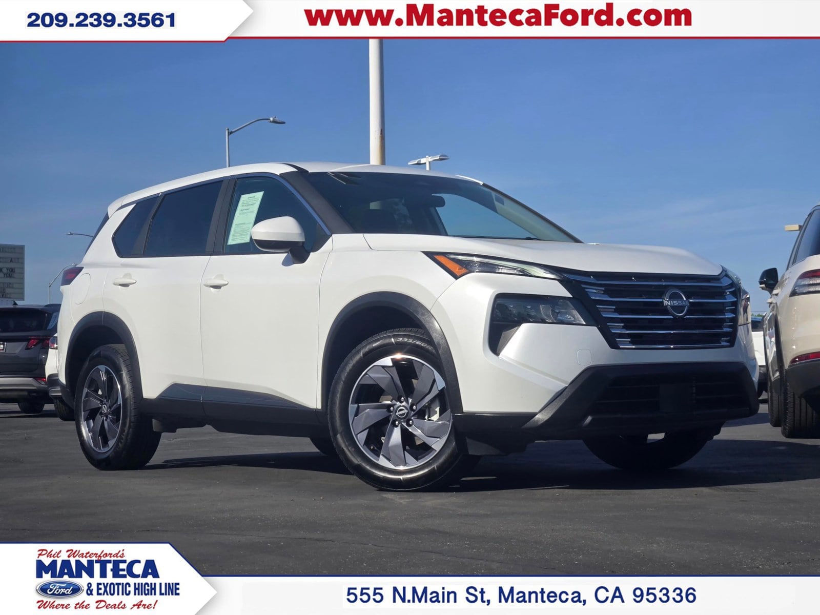 2025 Nissan Rogue SV FWD's photo
