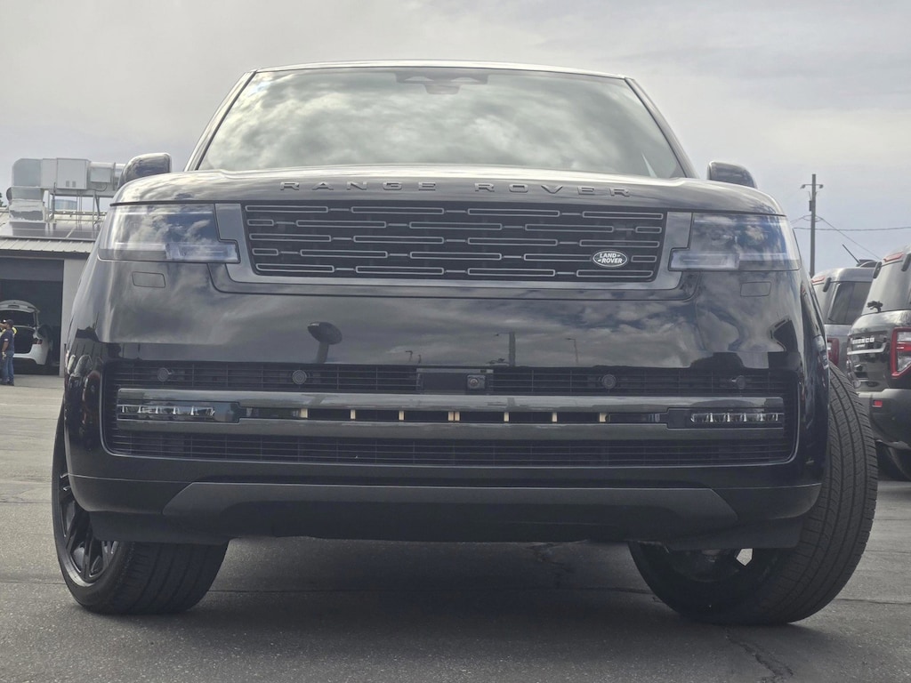 Used 2026 Land Rover Range Rover P400 SE SUV