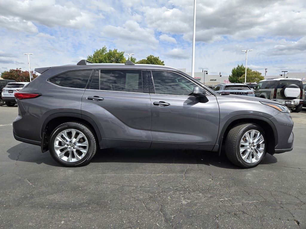 Used 2021 Toyota Highlander Limited SUV