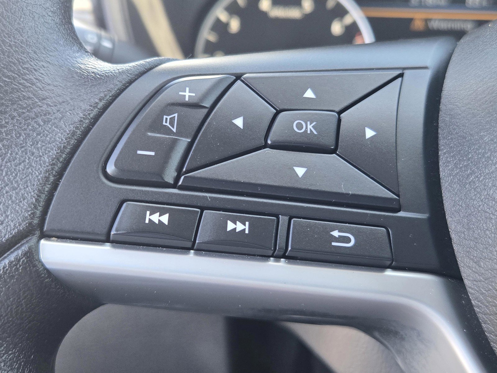 2025 Nissan Altima SV - Photo 21
