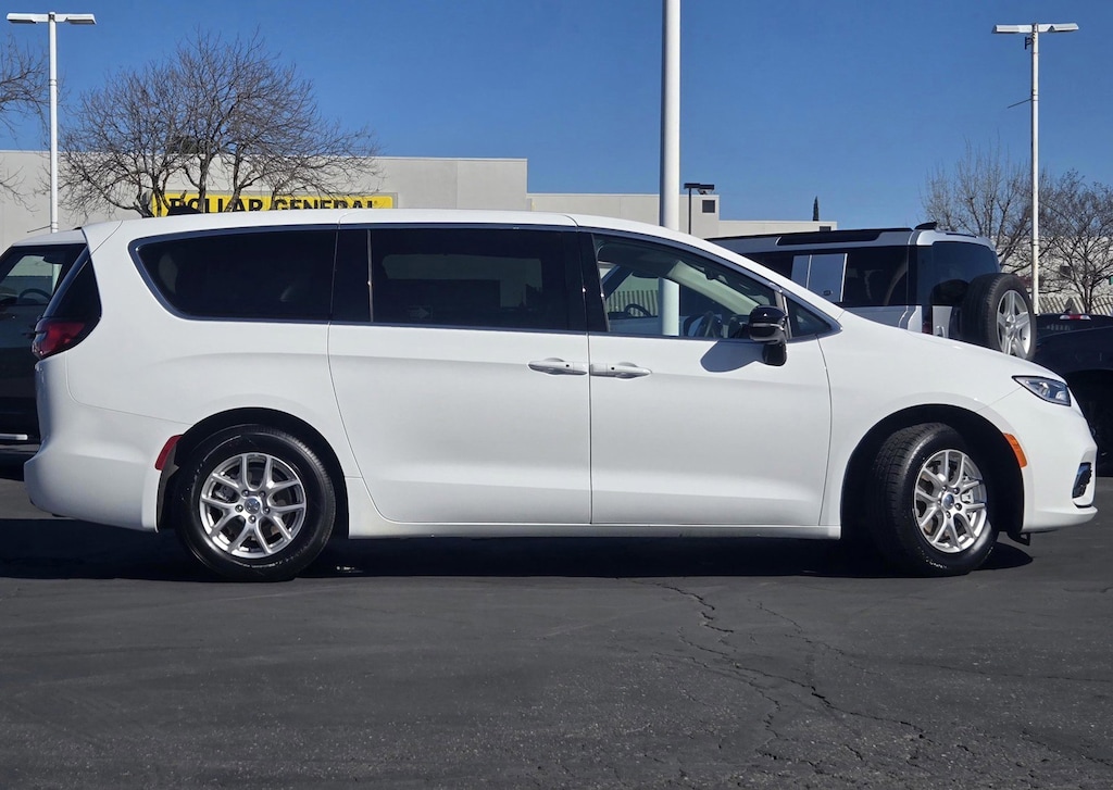 Used 2024 Chrysler Pacifica Touring L Van Passenger Van
