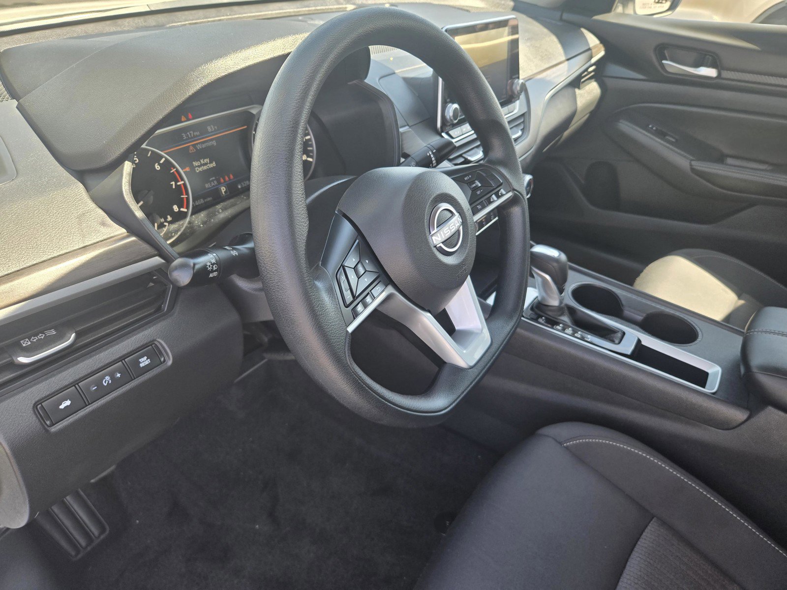 2025 Nissan Altima SV - Photo 10