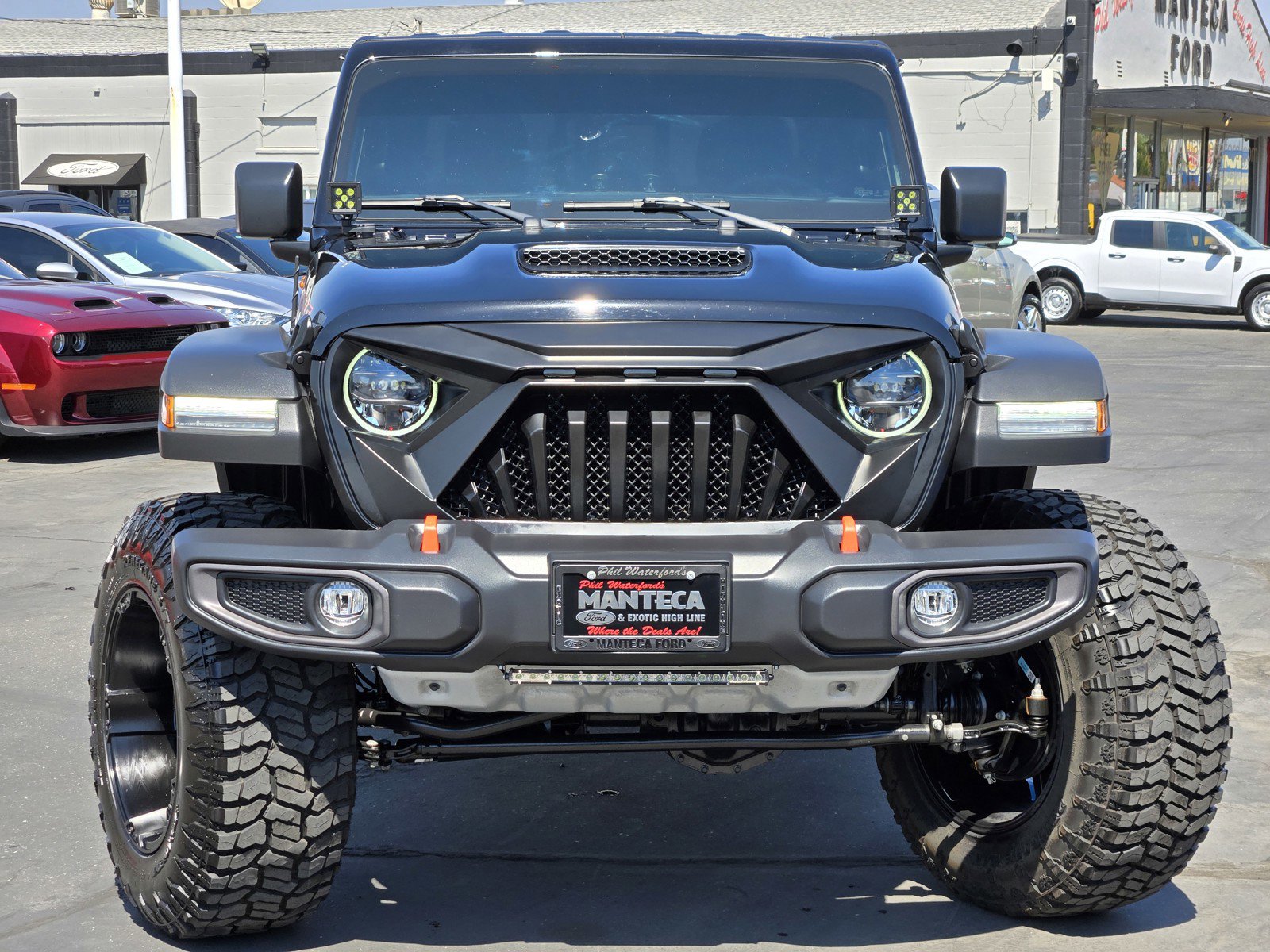 Used 2023 Jeep Gladiator Mojave with VIN 1C6JJTEGXPL528038 for sale in Manteca, CA