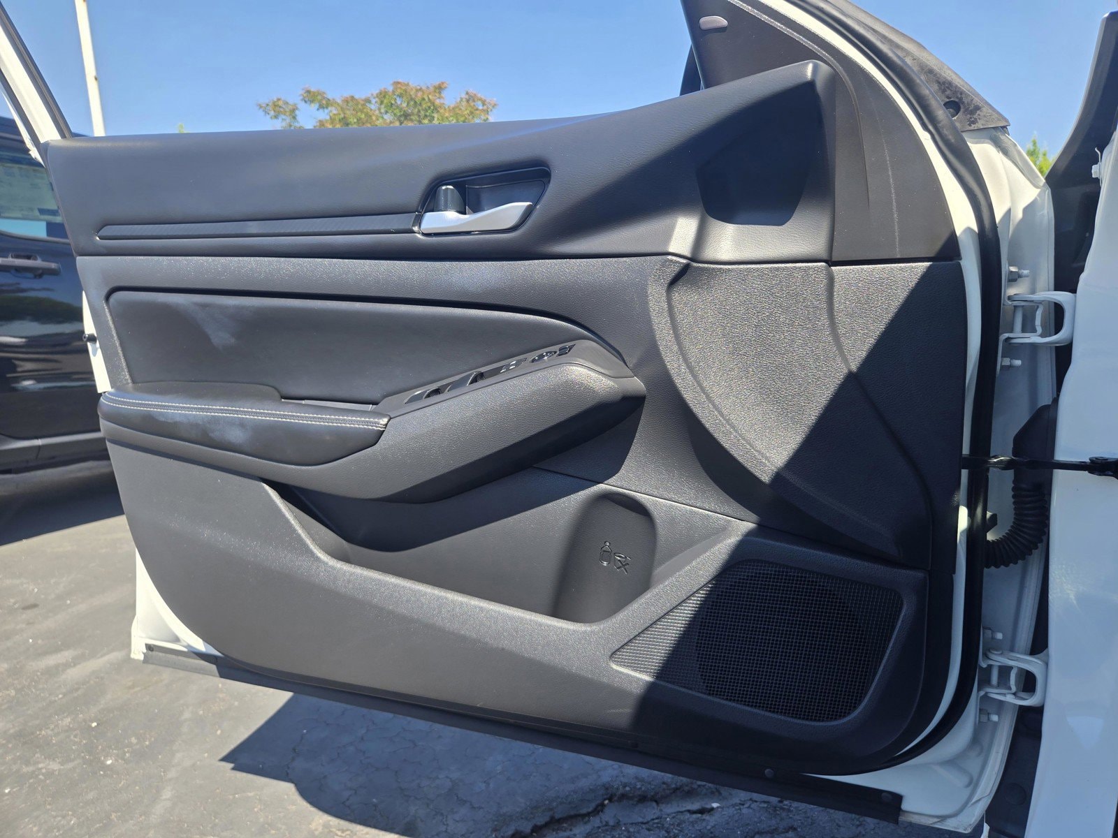 2025 Nissan Altima SV - Photo 13