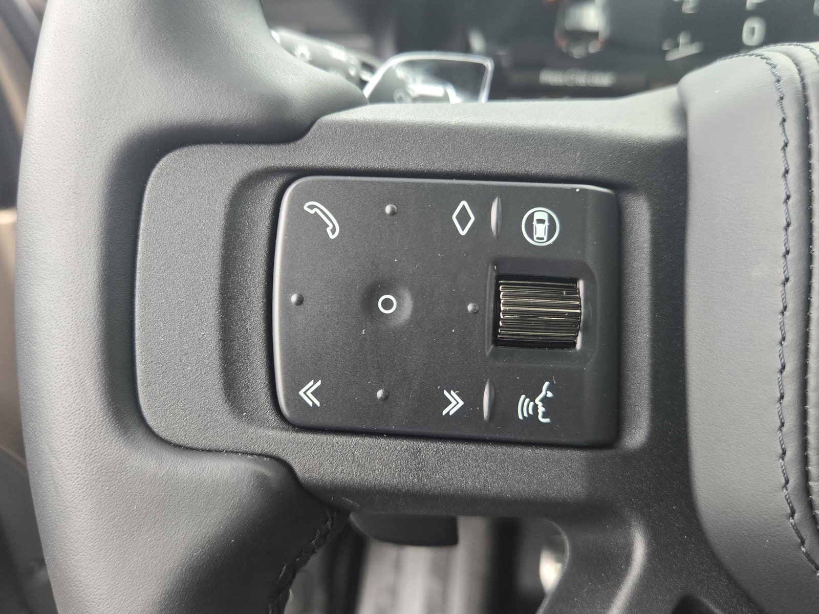 2025 Land Rover Defender Octa - Photo 22