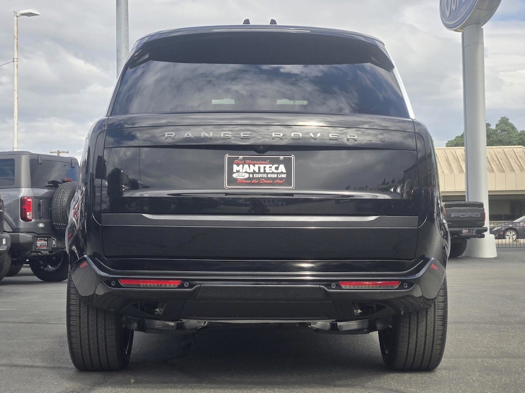Used 2026 Land Rover Range Rover P400 SE SUV