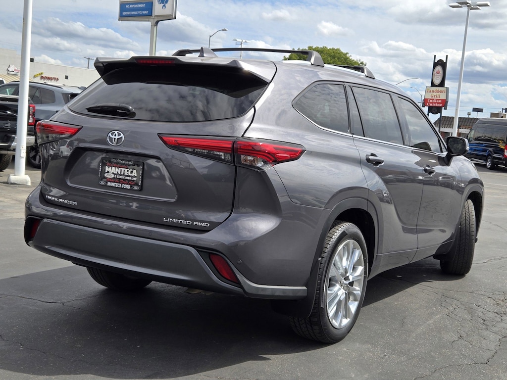 Used 2021 Toyota Highlander Limited SUV