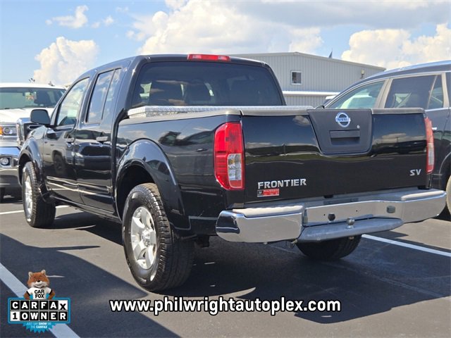 2011 Nissan Frontier SV photo 3