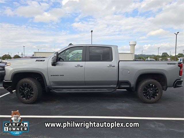 2025 Chevrolet Silverado 2500HD LT photo 3
