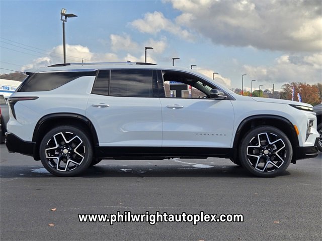 2026 Chevrolet Traverse High Country photo 2