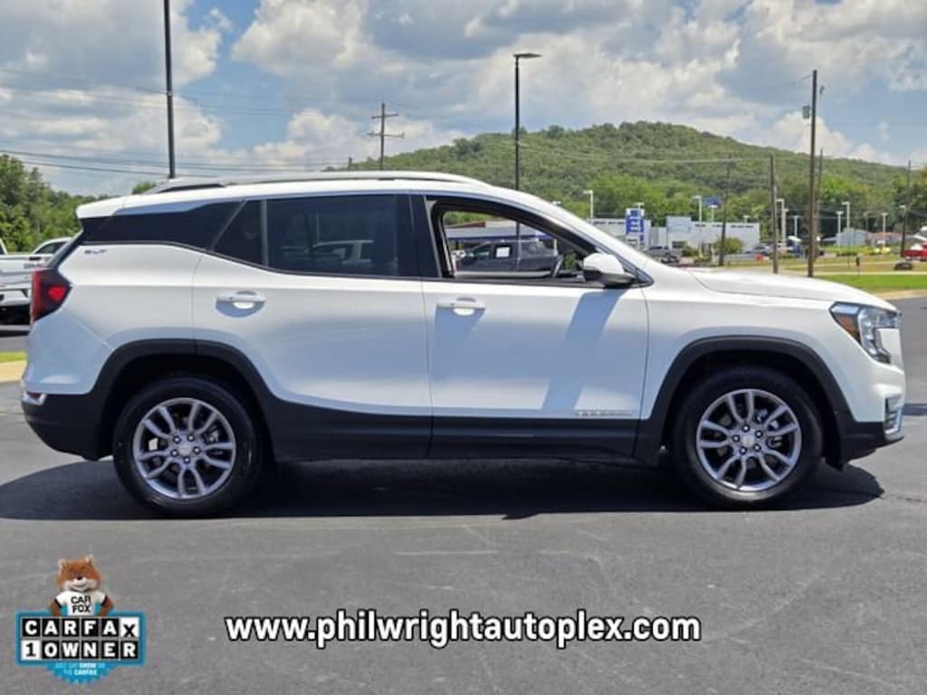 Used 2024 GMC Terrain SLT SUV