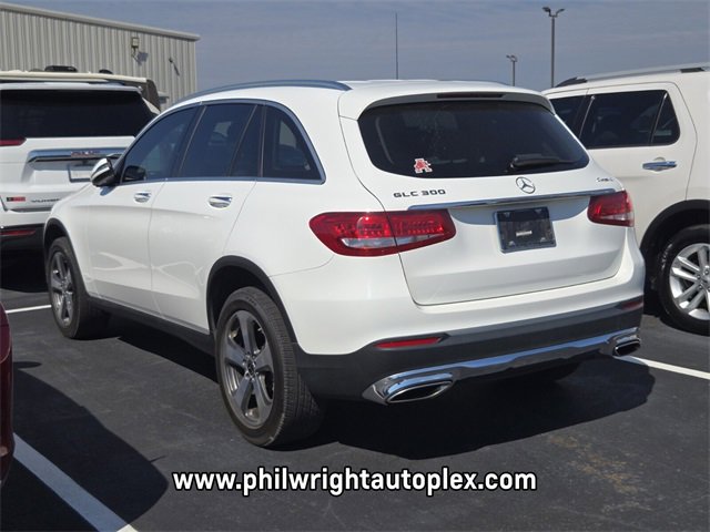 2019 Mercedes Benz GLC 300 photo 3