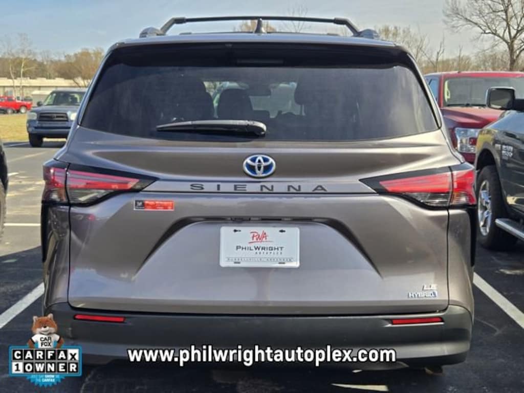 Used 2022 Toyota Sienna LE Van Passenger Van