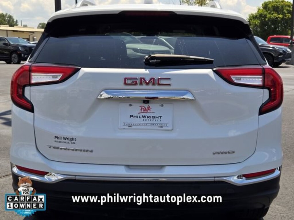 Used 2024 GMC Terrain SLT SUV