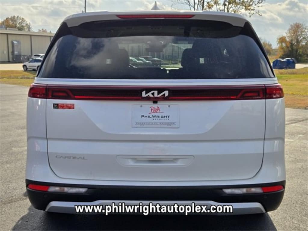 Used 2024 Kia Carnival LX MPV