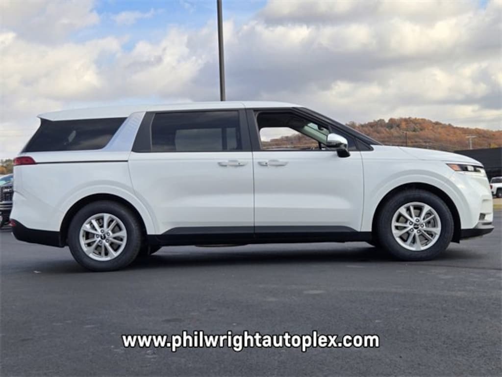 Used 2024 Kia Carnival LX MPV