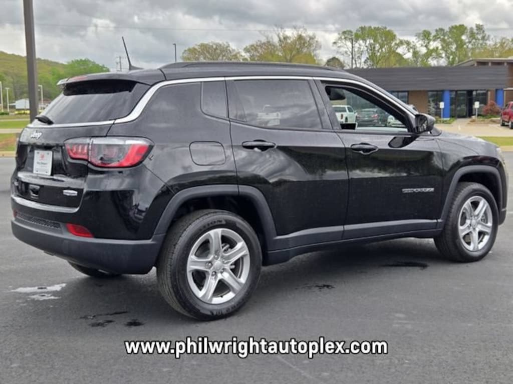 Used 2024 Jeep Compass Latitude SUV
