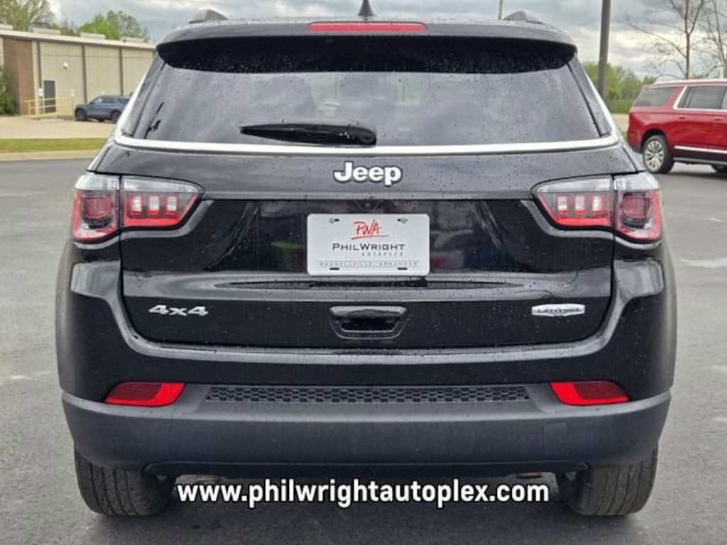 Used 2024 Jeep Compass Latitude SUV