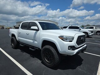 Used 2017 Toyota Tacoma SR5 Truck Double Cab in Russellville AR