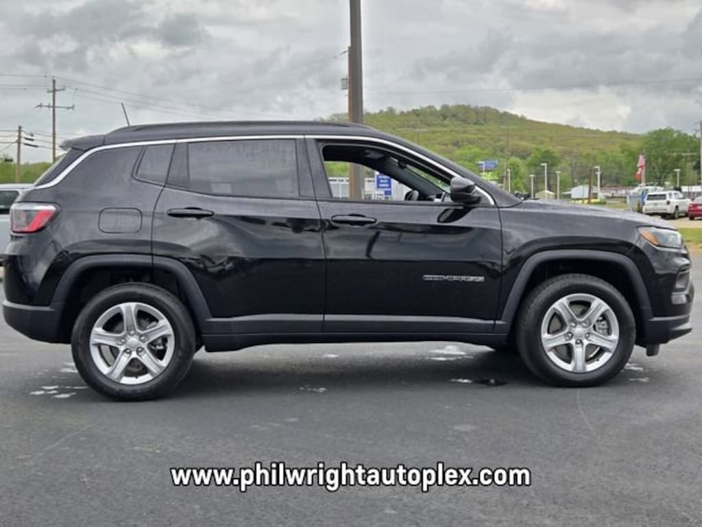Used 2024 Jeep Compass Latitude SUV