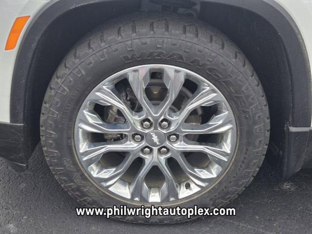 Used 2023 Chevrolet Traverse LT Cloth SUV