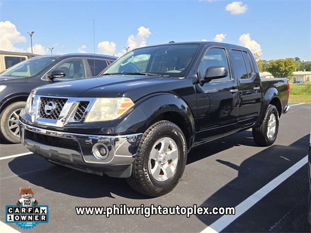 2011 Nissan Frontier SV photo 2
