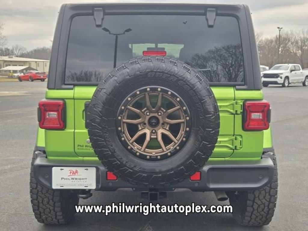 Used 2018 Jeep Wrangler Unlimited Sahara SUV
